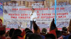 Bane Raja Manalu Mengispirasi Siswa SMA HKBP Hutabayu