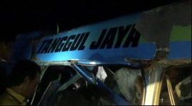 Kecelakaan KA Prabowangi dan isuzu Elf 