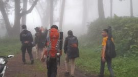 Pendaki Gunung Marapi berhasil dievakuasi, Minggu (3/12/2238)(Foto: BKSDA Sumbar)
