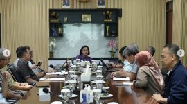 Mentri Keuangan Sri Mulyani bersama pimpinan @beacukairi di Kantor @bcsoetta membahas mengenai berbagai isu aktual yang muncul di publik terkait pelayanan BC