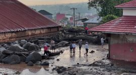 banjir bandang di Kabupaten Agam, Sumatera Barat (instagram pdg24jam)