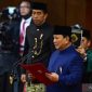 Presiden Prabowo Subianto memberikan pidato pertama usai dilantik dalam Sidang Paripurna MPR di Kompleks Parlemen, Senayan, Jakarta, pada Ahad, 20 Oktober 2024. (Foto: Antara)