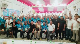 Calon Walikota Binjai dr Donal Anjar Simanjuntak hadiri Konsolidasi Relawan Tegak Lurus Satu Komando Kemengan Donal- Andri Pilkada Serentak Kota Binjai 2024 bertempat di kediaman Ketua Gerindra Kota Binjai Ahmad Azra'i Aziz di Binjai Barat , Minggu, (6/10) sore.