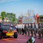 Kapolda Sumut Irjen Pol Wishnu Februanto saat melihat kesiapan personel Ops Patuh Toba 2024 di Mapolda Sumut kemarin. (Foto: Humas Polda Sumut)