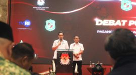 Paslon Walikota dan Wakil Walikota Medan nomor urut 1, Rico-Zaki saat debat yang digelar KPU Kota Medan, Sabtu (16/11/2024) kemarin. (Foto: Diva Suwanda)