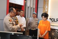 Selebgram atas nama Nabila Safitri (20) diamankan Polrestabes Medan beberapa waktu lalu karena mempromosikan judi online. (Foto: Dokumentasi Polda Sumut)
