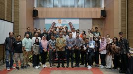 Kepala Kantor Perwakilan LPS I Medan, Muhammad Yusron saat foto bersama wartawan di Mariana Hotel, Samosir, Kamis (28/11/2024). (Foto: HO)