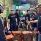 Tim gabungan Polres Pelabuhan Belawan, Jatanras dan Brimob Polda Sumut berhasil menggerebek lokasi perjudian jenis ding-dong di Kampung Kolam, Lingkungan IX, Kelurahan Belawan Bahagia, Kecamatan Medan Belawan, Kamis (5/12/2024) dini hari. (Foto: Dokumentasi Polda Sumut)