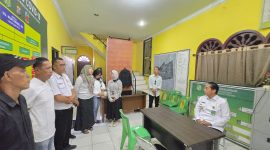 Wali Kota Medan, Rico Tri Putra Bayu Waas, mendapati sang lurah tidak berada di kantor saat inspeksi mendadak (sidak) pada Rabu (4/6/2025) pagi. (Foto: Diva Suwanda)