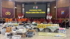 Puluhan kilogram barangbukti narkoba berbagai jenis saat dipaparkan Kapolda Sumut Irjen Whisnu Hermawan Februanto, Kamis (3/7/2025). (Foto: Diva Suwanda)