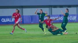 Timnas Putri Indonesia kalah dari Pakistan dengan skor 0 - 2 matchday 2 Grup D Kualifikasi Piala Asia Putri 2026 di Sport Centre Kelapa Dua Tangerang Stadium, Rabu (2/7/2025) malam WIB. (Foto: Bola)