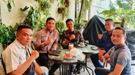 Dalam rangka meningkatkan sinergitas TNI, Polri dan insan pers, jajaran Pos TNI AL (Posal) Bedagai bareng bersama kepolisian dan wartawan, di Sei Rampah Jumat (26/9/2025). (Foto: Ist)