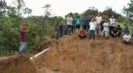 Anggota DPR RI, Bane Raja Manalu, menemui masyarakat Desa Sihaporas, Kecamatan Pematang Sidamanik, Kabupaten Simalungun, Provinsi Sumatera Utara, Jumat (26/9/2025)