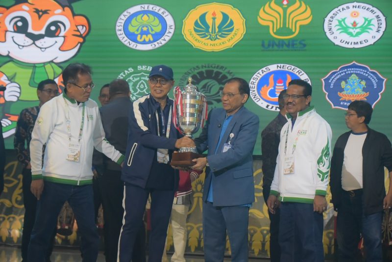 Universitas Negeri Medan (Unimed) menjadi tuan rumah penyelenggaraan LPTK Cup XXII Tahun 2025, ajang dua tahunan yang mempertemukan 14 perguruan tinggi negeri (PTN) eks-LPTK dari seluruh Indonesia. (Foto: Diva Suwanda)