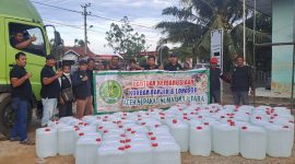 DPP Aceh Sepakat Sumut saat menyalurkan bantuan ke salahsatu tempat dari beber lokasi posko bencana di Aceh Tamiang Rabu (10/12/2025) lalu. (Foto: Diva Suwanda)