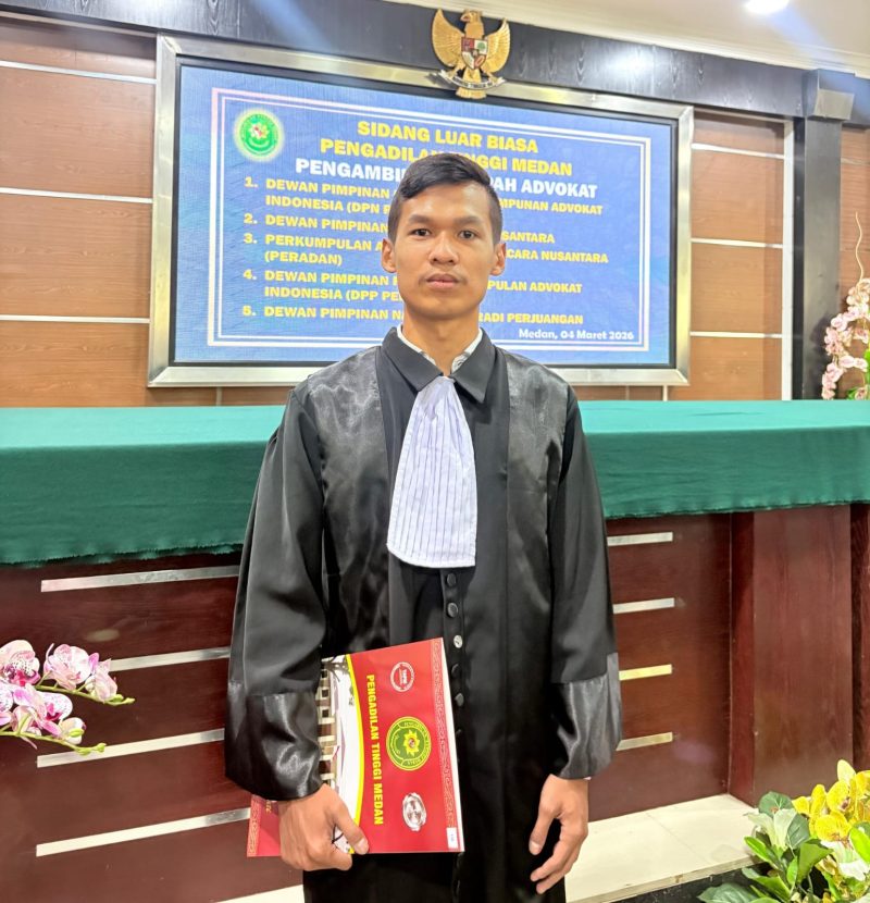 Saifullah Fakhreza Shah, SH, MH resmi diambil sumpahnya sebagai advokat di Gedung Pengadilan Tinggi Medan, Rabu (4/3) siang.