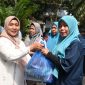 Paket bantuan diberikan kepada para tenaga kebersihan yang selama ini berperan menjaga kebersihan dan kenyamanan lingkungan kampus.