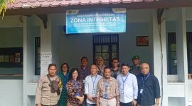 Rektor Unimed, Prof. Dr. Baharuddin, ST, M.Pd., saat meninjau langsung pelaksanaan hari pertama, menyampaikan bahwa ujian berlangsung selama 10 hari, mulai 21 April hingga 30 April 2026. (Foto: Diva Suwanda)