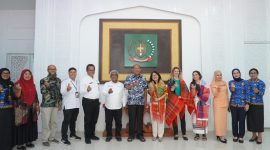 Kepala Perwakilan BKKBN Provinsi Sumatera Utara, Dr Mahyuzar, bersama Bupati Langkat, H. Syah Afandin, jajaran Pemerintah Kabupaten Langkat, Population Service International (PSI), serta Yayasan Cipta. (Foto: Diva Suwanda)