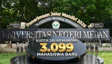 Universitas Negeri Medan (Unimed) resmi membuka pendaftaran Jalur Seleksi Mandiri Tahun 2026. Jalur ini menjadi kesempatan terakhir bagi calon mahasiswa untuk bergabung dan melanjutkan pendidikan di Unimed pada tahun akademik 2026/2027. (Ilustrasi)